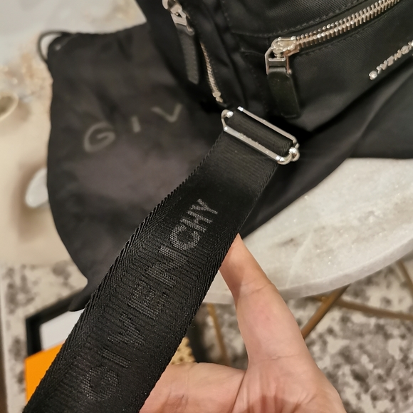 GIVENCHY Pandora Cube Nylon Crossbody Bag Brand New w tags/dust bag/receipt - Picture 6 of 13